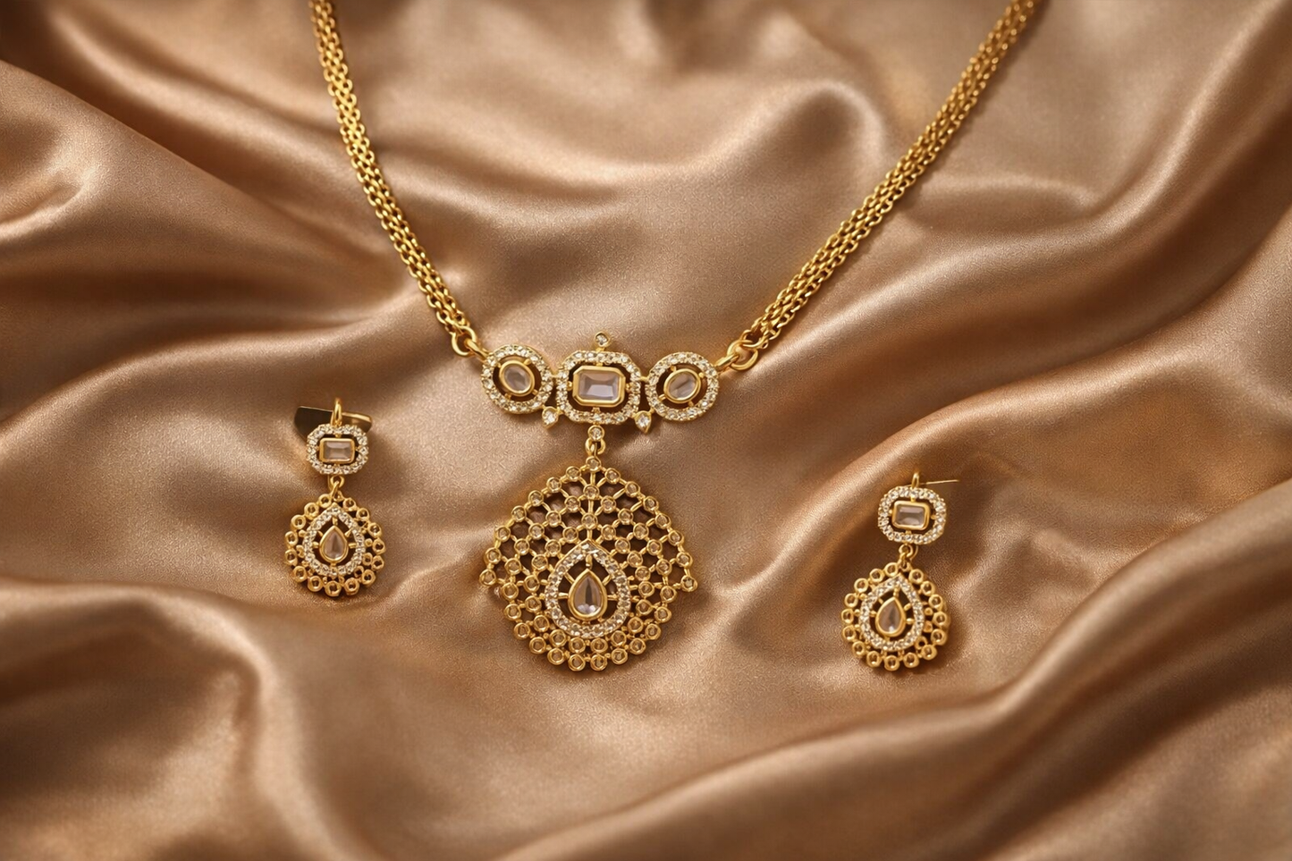 Vellorene Royal Mesh Pendant Necklace Set – Statement Ethnic Fashion Jewelry