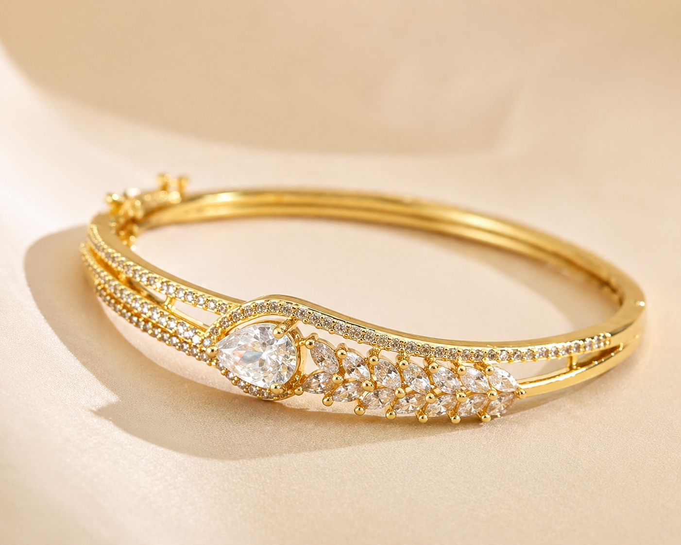 Vellorene Aurelia Crystal Luxe Bracelet