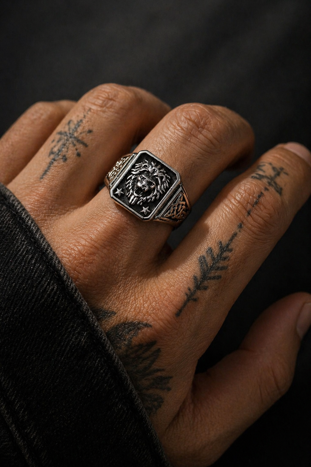 PRISMETIC Apex Lion Signet Ring