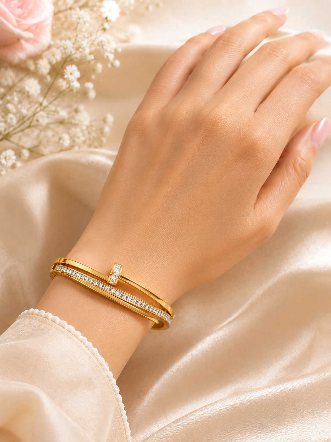 Vellorene Minimal Crystal Gold Bracelet for Women