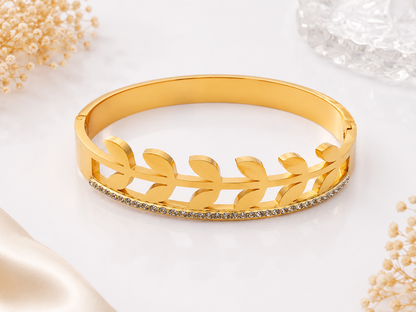 Vellorene Golden Leaf Crystal Bracelet