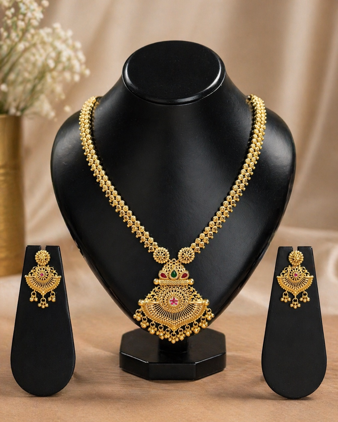 Vellorene Royal Temple Pendant Necklace Set – Gold Tone Traditional Jewellery