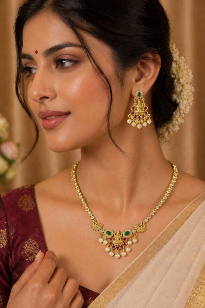 Vellorene Royal Lakshmi Pearl Necklace Set